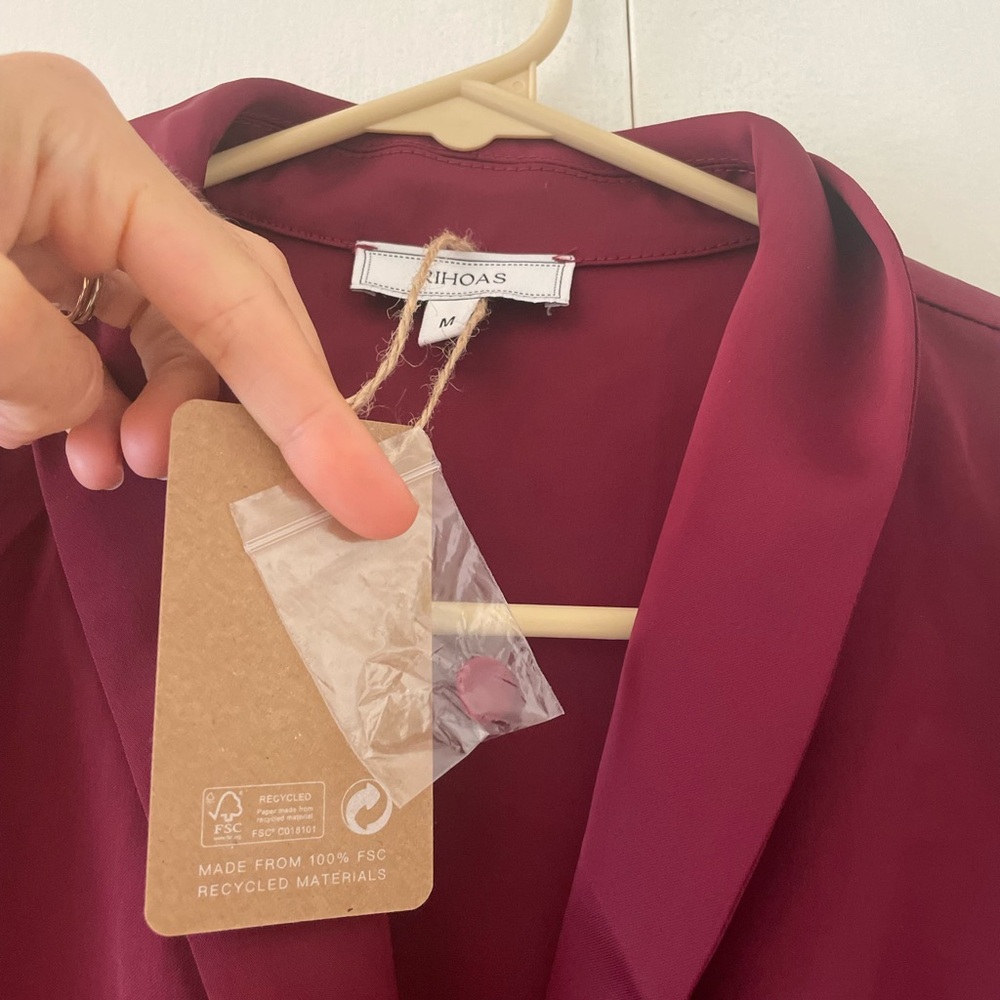 NWT RIHOAS Elegant Wine Red / Burgundy / Maroon Short Sleeve Blouse - Picture 4 of 5